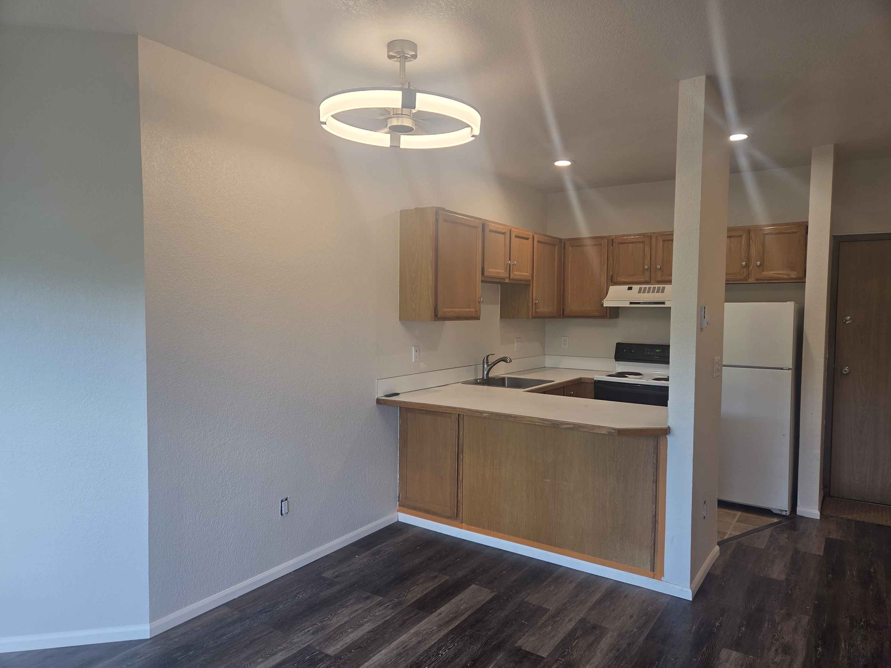 3825 Whitman Ave North - 101